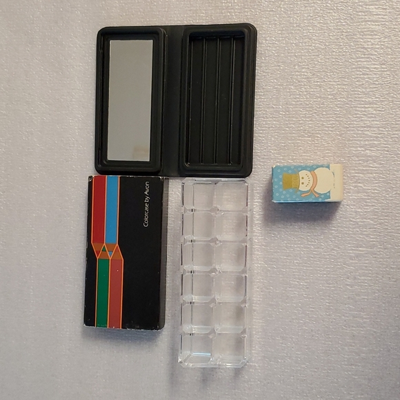 AVON bundle lipstick case Snowman Petite acrylic lipstick holder Vintage disc. - Picture 1 of 9